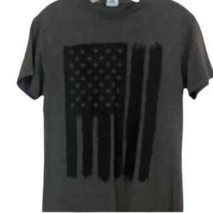 Men’s American flag shirt by Delta proweight size small #delta